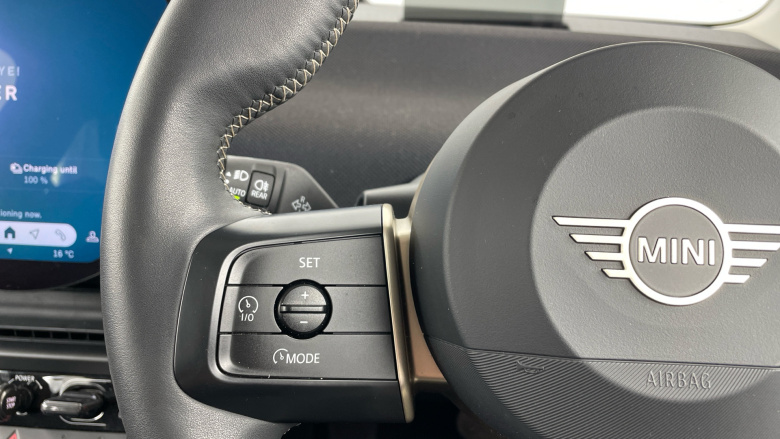 MINI Cooper 135kW E Classic [Level 1] 41kWh 3dr Auto Electric Hatchback